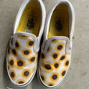 Girls 13.5 lowtop vans with sunflowers